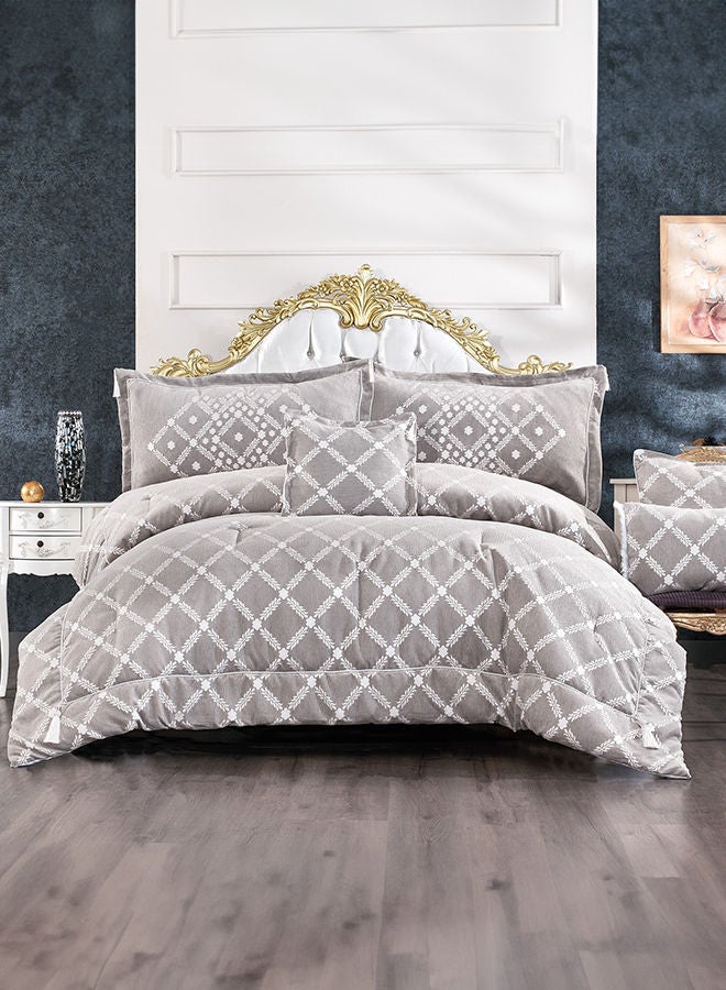 In-House Toronto | 6 Pieces Chanel Comforter Set - King - 260x240 cm  - Image 1