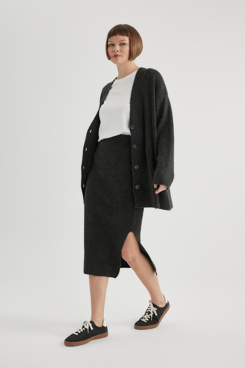 DeFacto Woman Slit Knitwear Midi Skirt  - Image 5