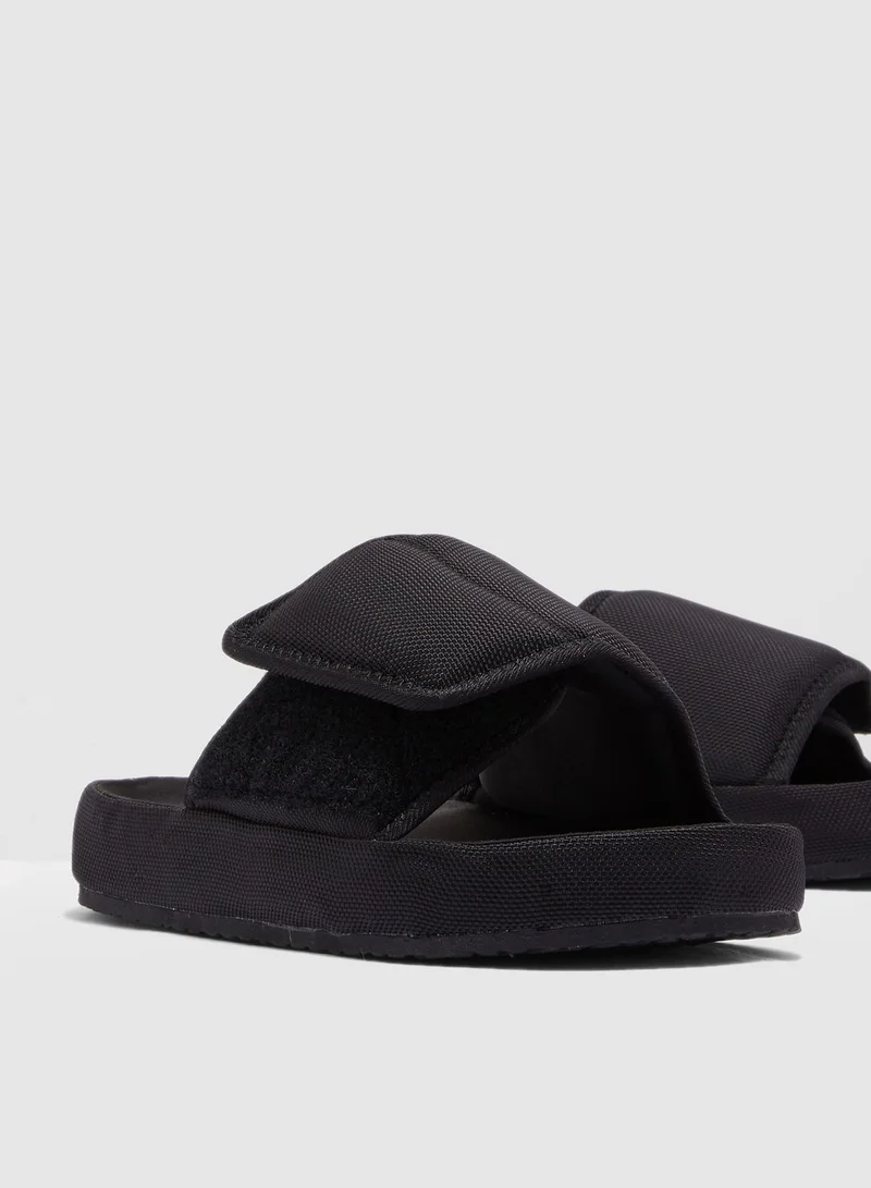 Truffle Yary Quilted Slider