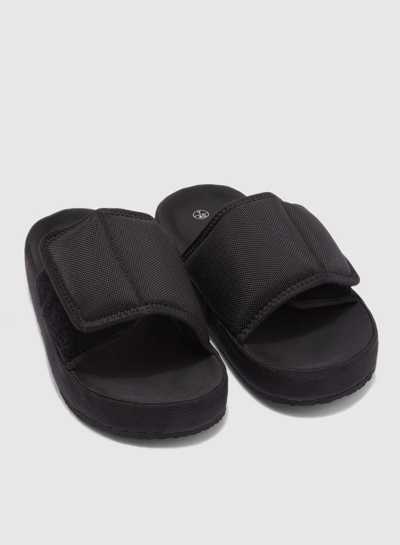 Truffle Yary Quilted Slider