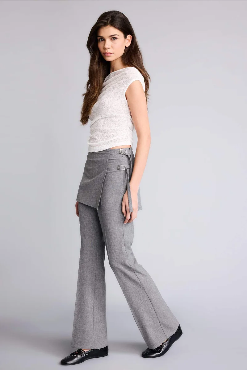 ديفاكتو Flare Trousers