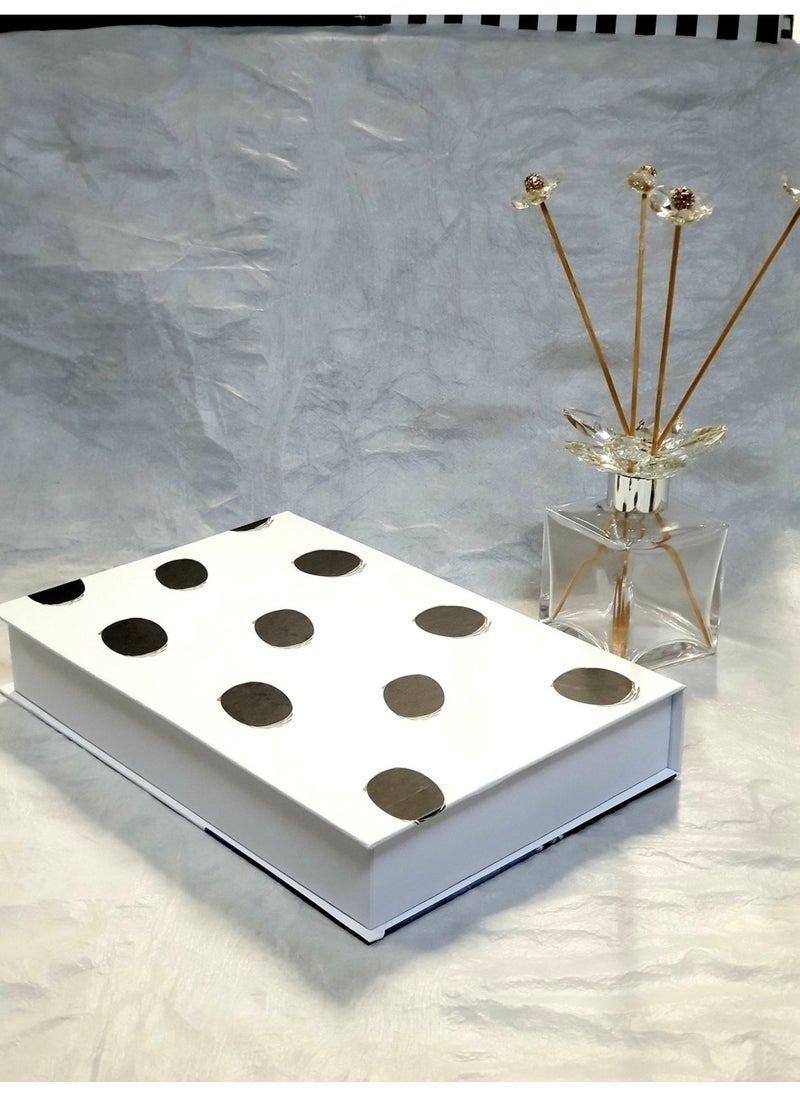 Saccura Dekor - Decorative Book Box Simplicity Nancy Brait Hwaite Box - Image 1