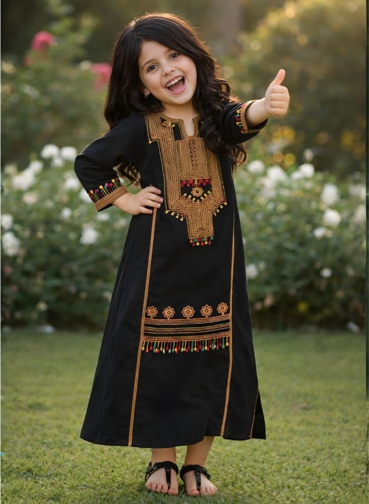 بريميم فستان جلابية ماكسي مطرز من عسيري كيدز تاتريز - فستان طويل فاخر تقليدي للنساء بتطريز هندسي ملون - Image 3