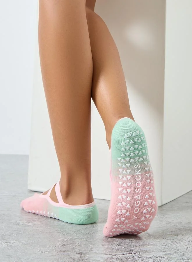 Styli Active Ombre Cross Over Straps Silicon Pad Base No Show Yoga Socks