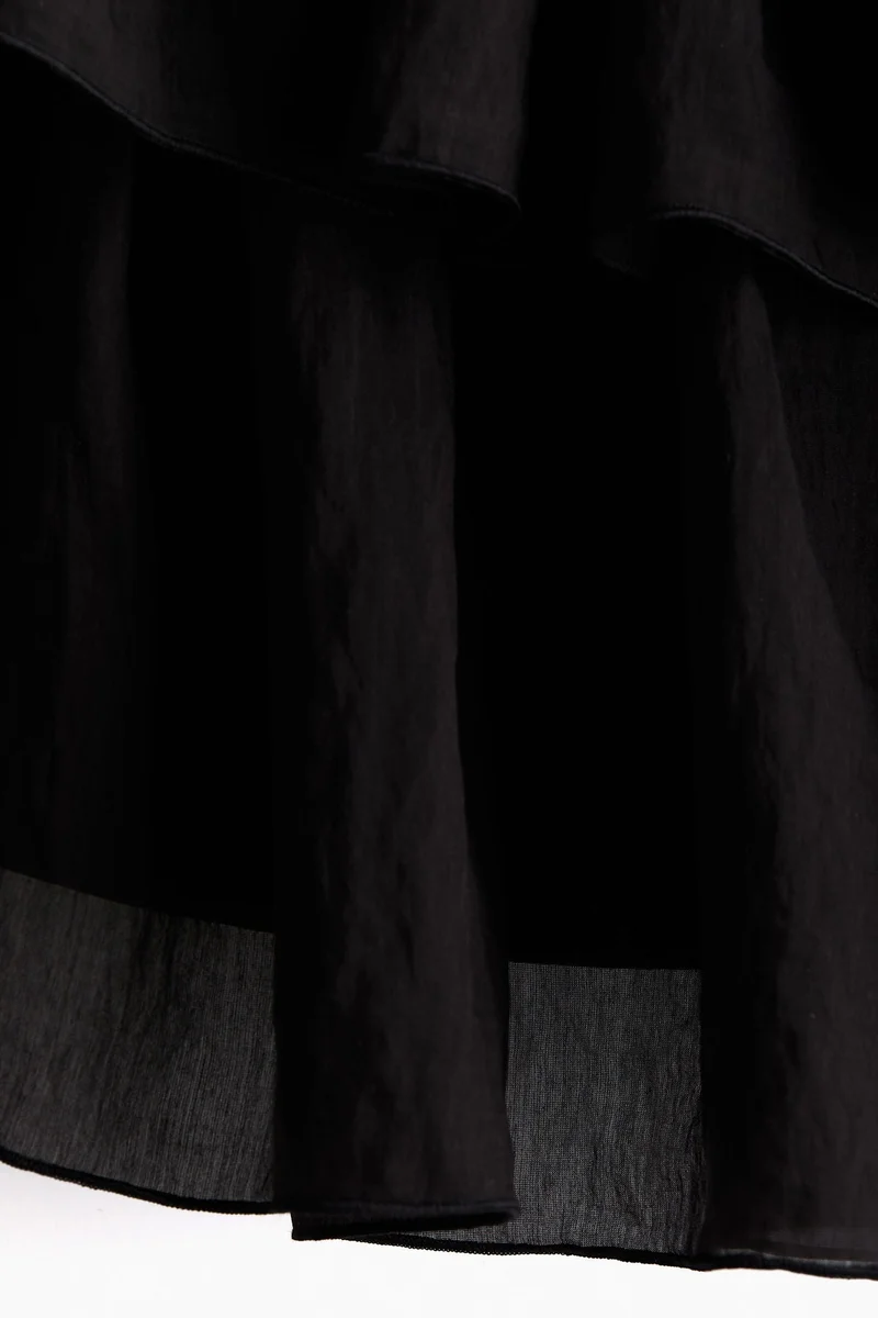 اتش اند ام فستان باندو بتنورة واسعة