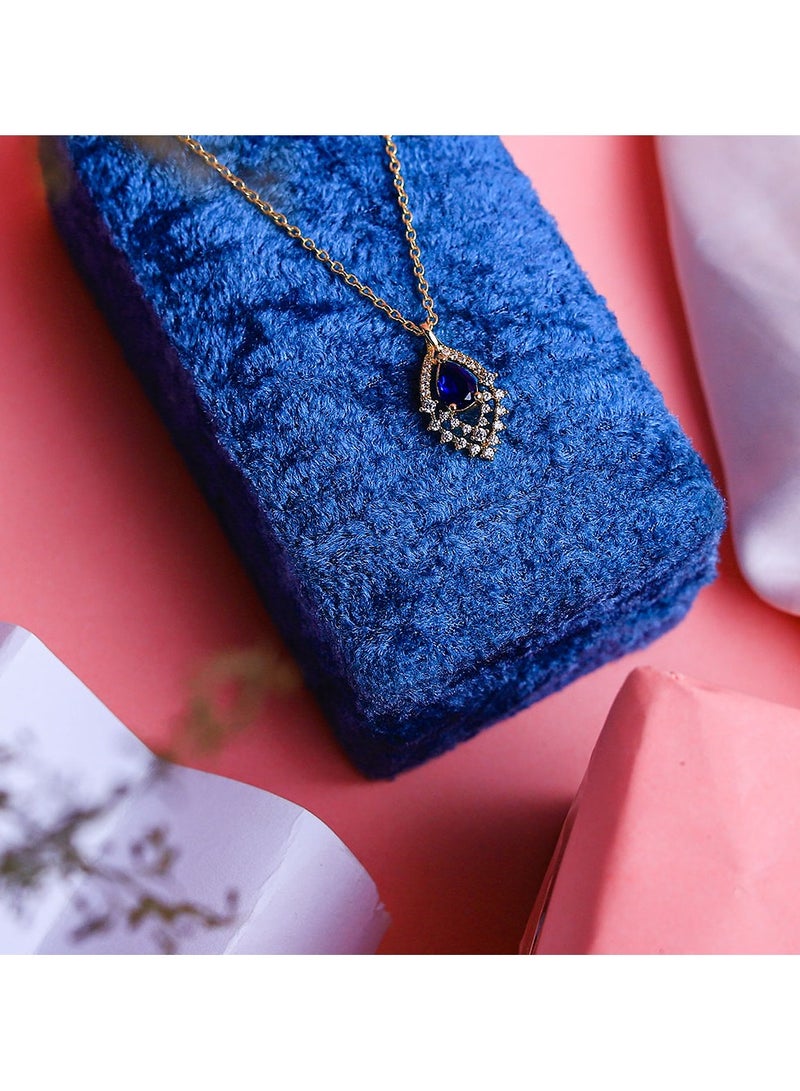 FLUFFY An elegant gold necklace with a luxurious design, featuring a radiant Colored gemstone surrounded by sparkling diamonds - Image 4
