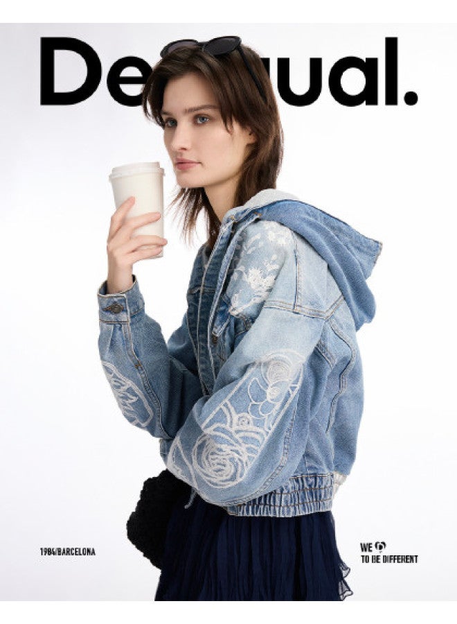 DESIGUAL جاكيت جينز مزين بتطريز ثقيل مزهر بغطاء رأس للنساء - Image 1