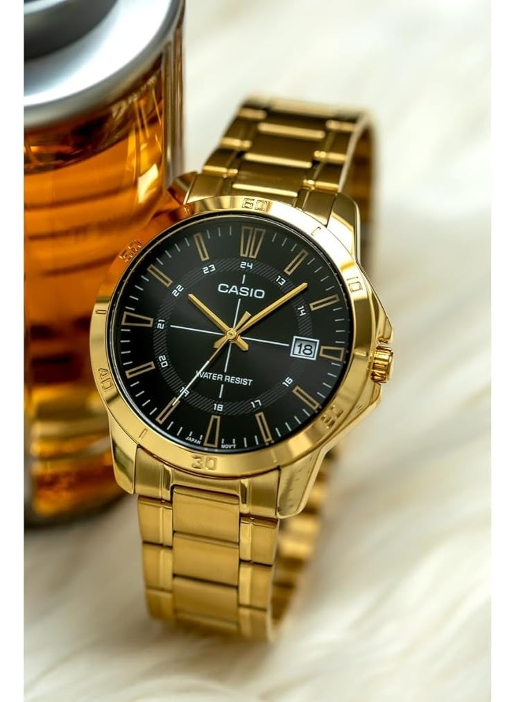 كاسيو ساعة كاسيو رجالية من الفولاذ المقاوم للصدأ، تعمل بحركة كوارتز، موديل MTP-V004G-1CUDF، مينا أسود مع سوار ذهبي، دائرية، مقاومة للماء. - Image 3