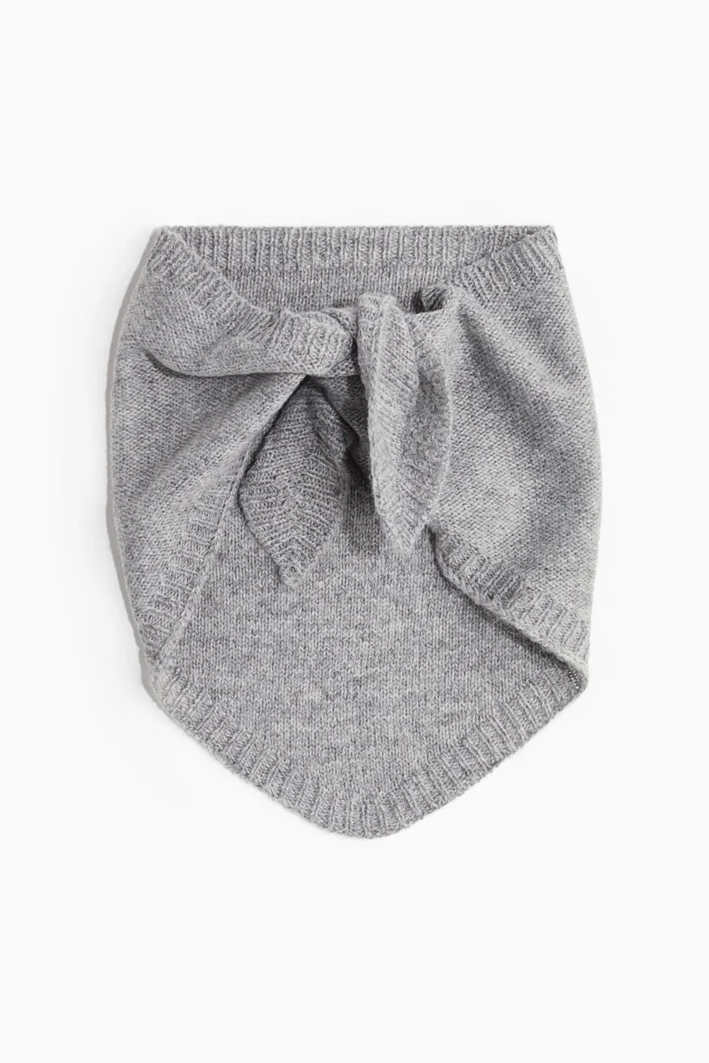 H&M Knitted triangle scarf