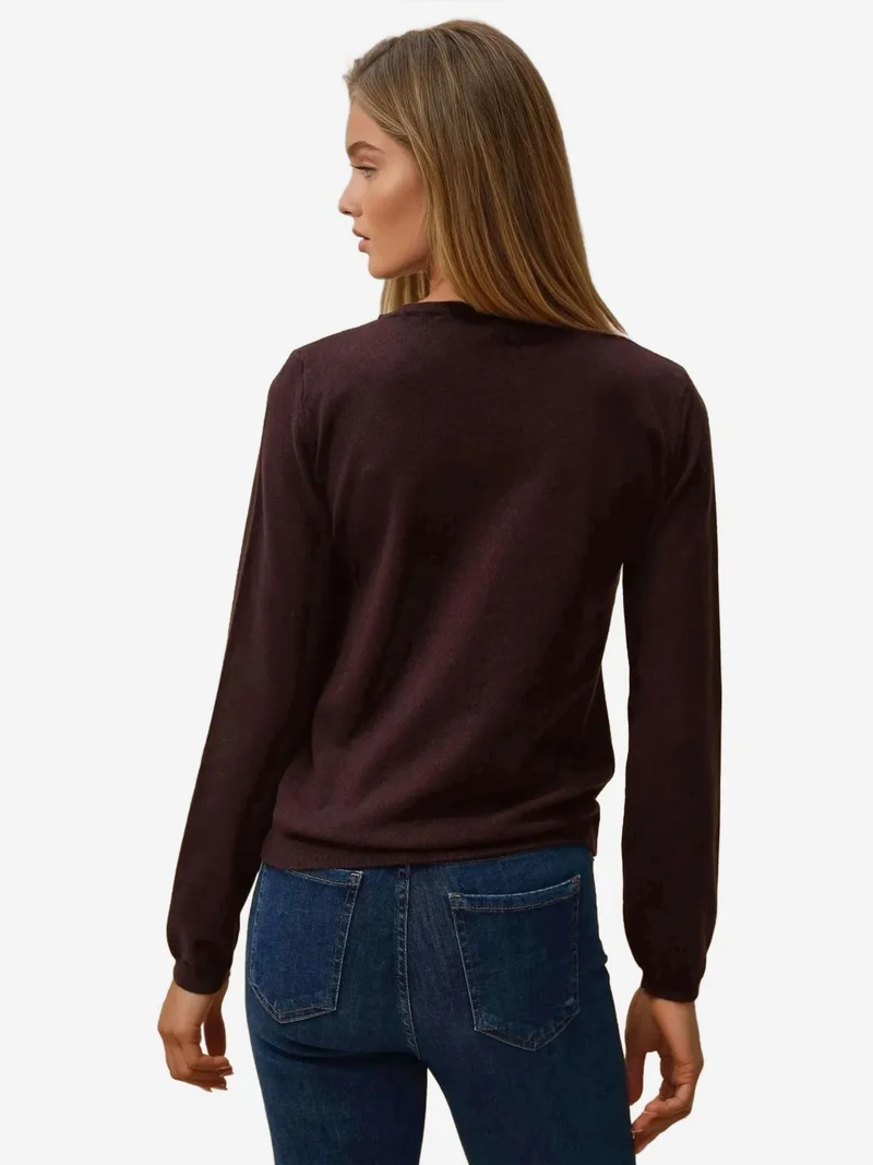 زوبعة كنزة أساسية بياقة دائرية من مزيج الفيسكوز