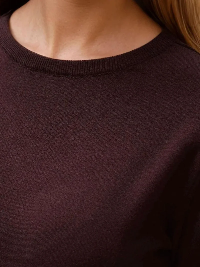 زوبعة كنزة أساسية بياقة دائرية من مزيج الفيسكوز