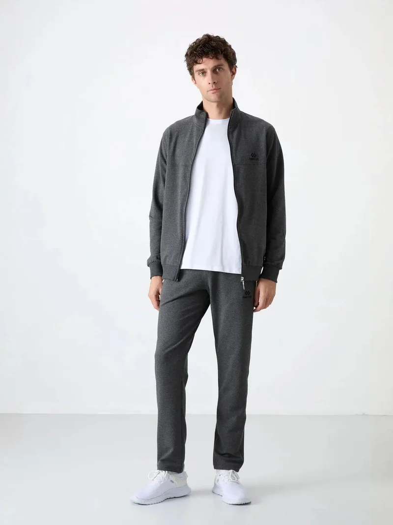 تومي لايف TOMMY Men's Relaxed Fit Zip-collar Sweatshirt And Pants Set