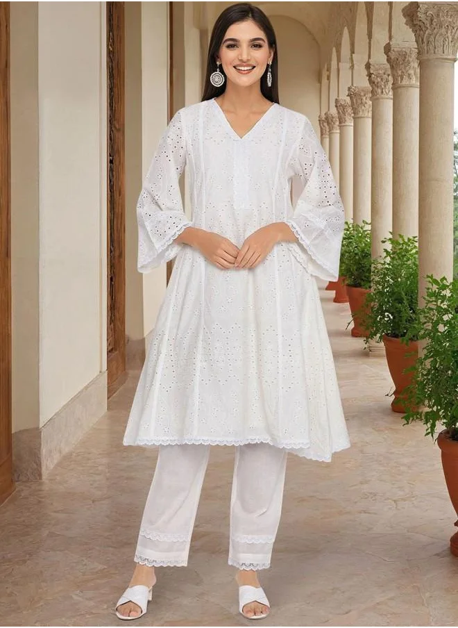 آي شين Cotton Women Off White Cotton Kurta Set with Embroidered pattern Tunic and Palazzo features a Round neckline and Three-Fourth Sleeve secured with Elastic closure and styled in Straight Fit ideal for Festive moments — perfect for fashion-forward occasions.
