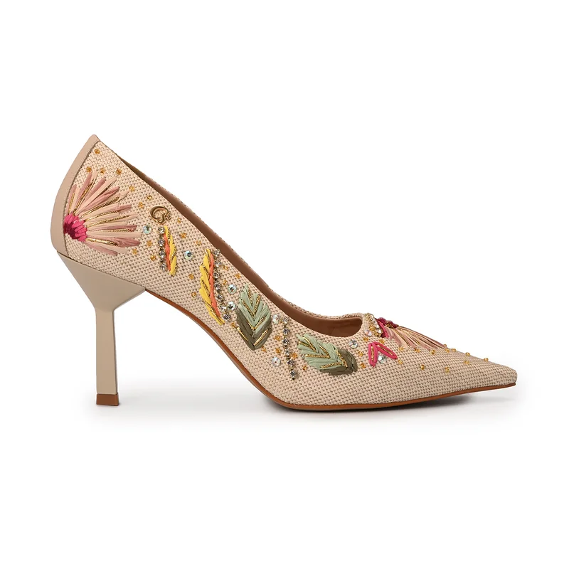 Hazelnut Embroidered Pump