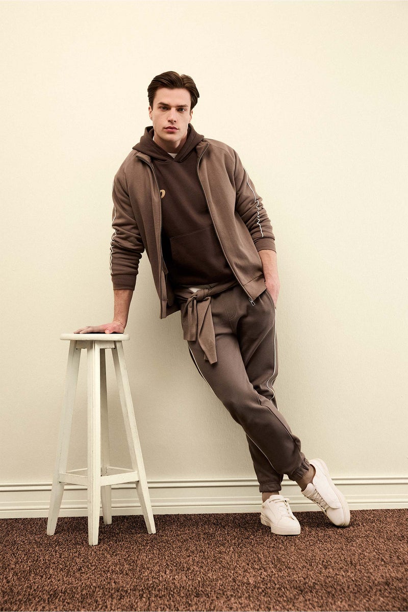 DeFacto Brown Man Slim Fit Zipper Pocket Pique Trousers Casual - Image 1