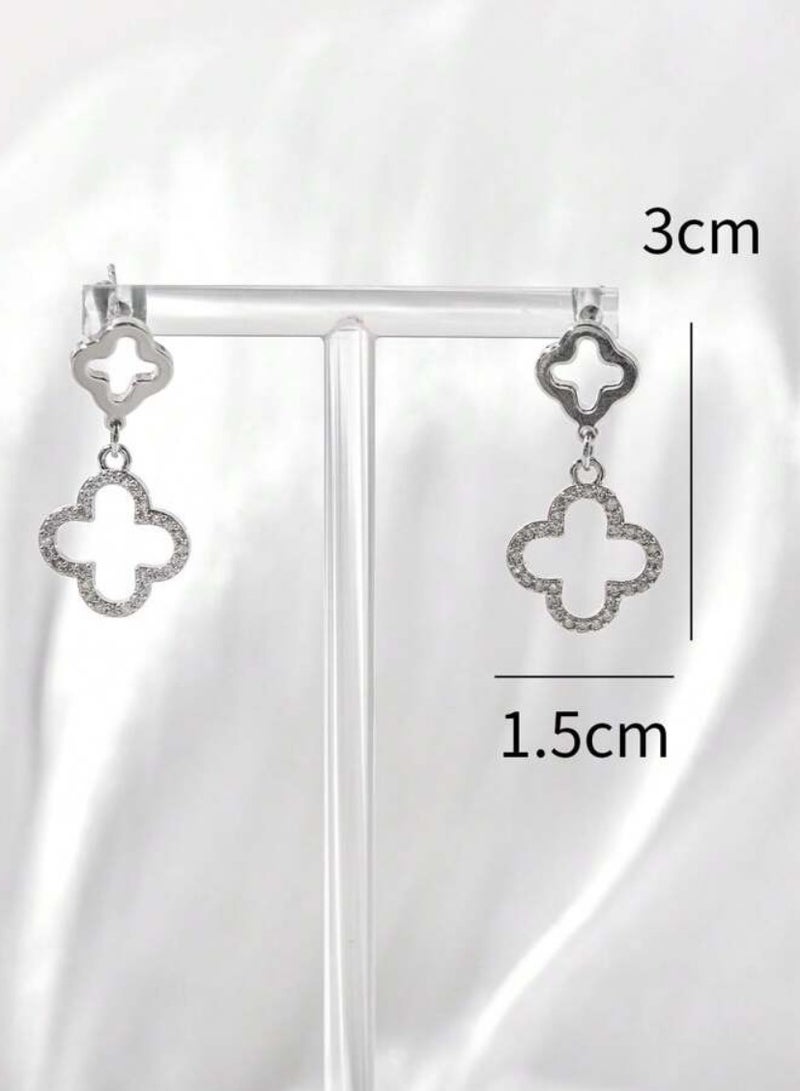 إيكوال حلق أذن نسائي انيق وعصري مطلي بلون الذهب الأبيض عيار 18 - Image 4