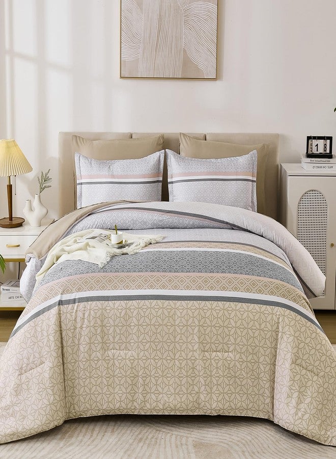 WONGS BEDDING طقم لحاف بيج من وونغز بيدينغ، مقاس كينج، 7 قطع، طقم لحاف وملاءات مخطط، طقم مفروشات من الألياف الدقيقة الناعمة والخفيفة الوزن لجميع الفصول (90 بوصة × 104 بوصة). - Image 2