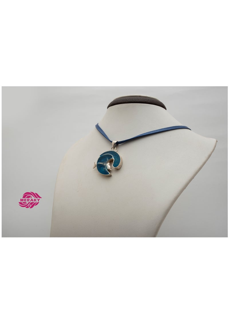 MERAKY Dolphin silver chain in Resin  - Image 1