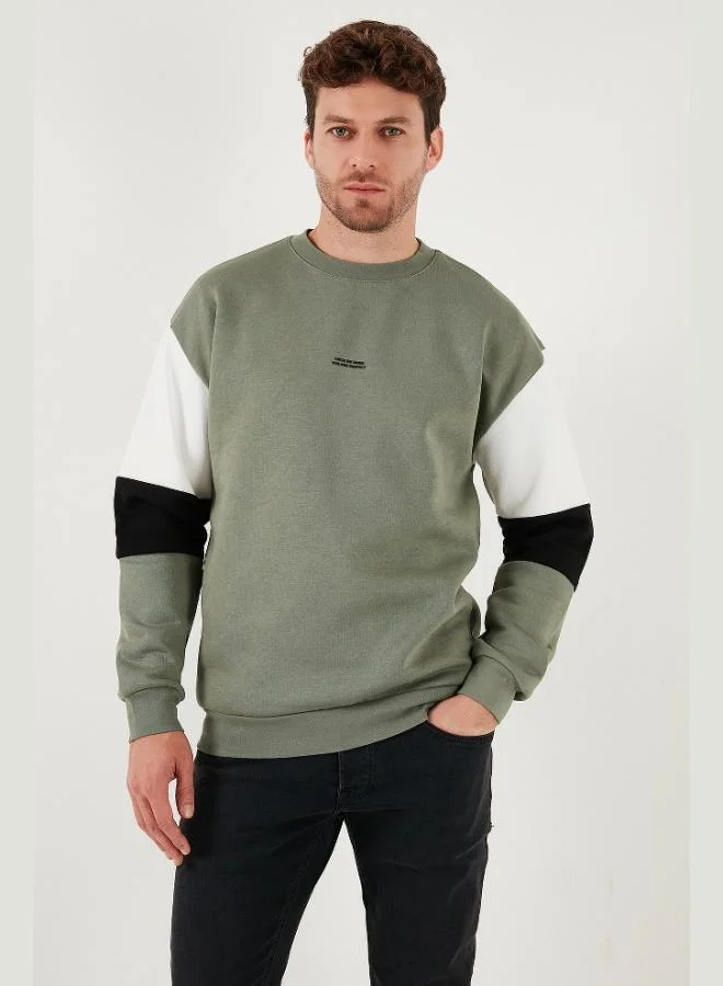 بوراتي بلوزة رجالي قطن بياقة دائرية بقصة مريحة وألوان متدرجة من بوراتي