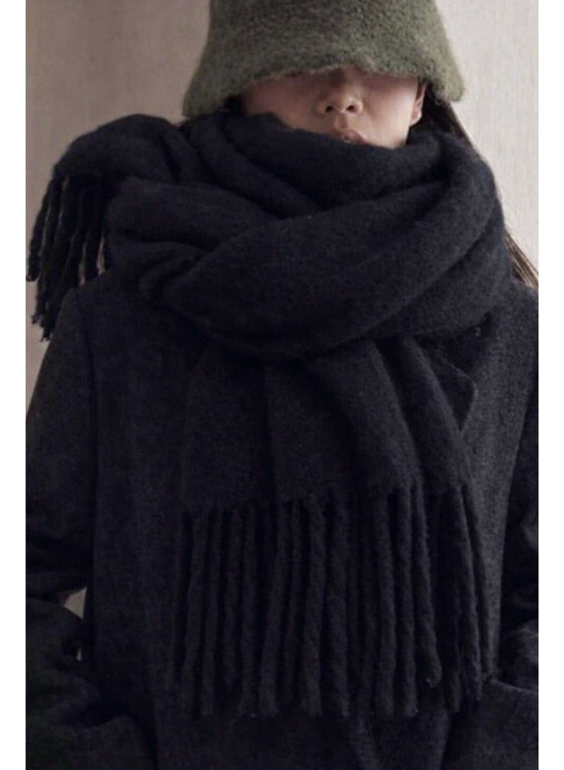 شال شتوي نسائي فاخر بتصميم مخطط شال شتوي مصنوع من  قماش كشميري ناعم ودافئ يضيف لمسة ناعمه وفاخره لإطلالتك الشتوية. - Image 2