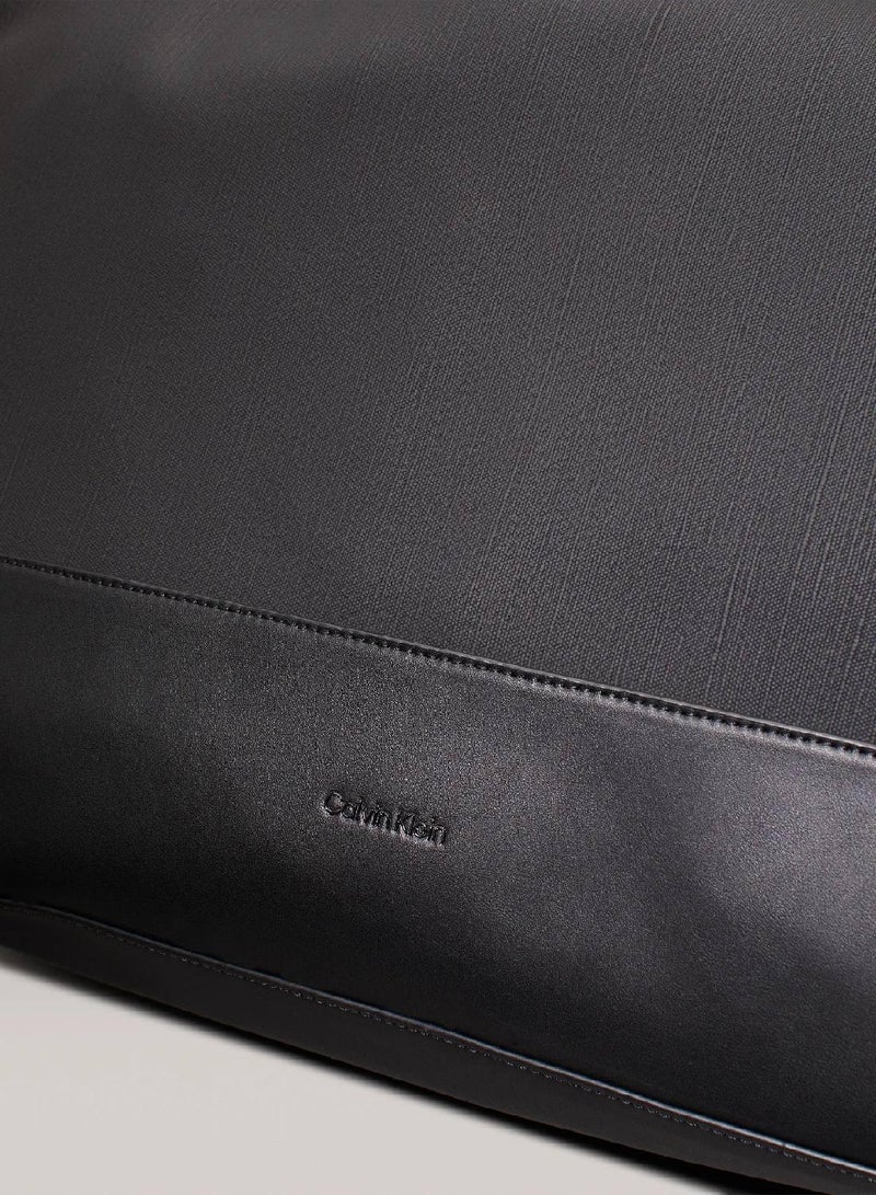 كالفن كلاين حقيبة عطلة نهاية الأسبوع - Image 3