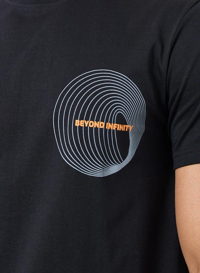 ستايلي تيشيرت بطبعة جرافيك وياقة دائرية - Image 4