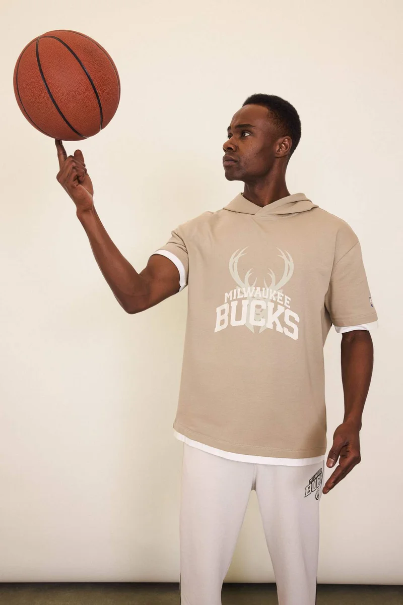 ديفاكتو DeFactoFit NBA Milwaukee Bucks Oversize Hooded Sports T-Shirt