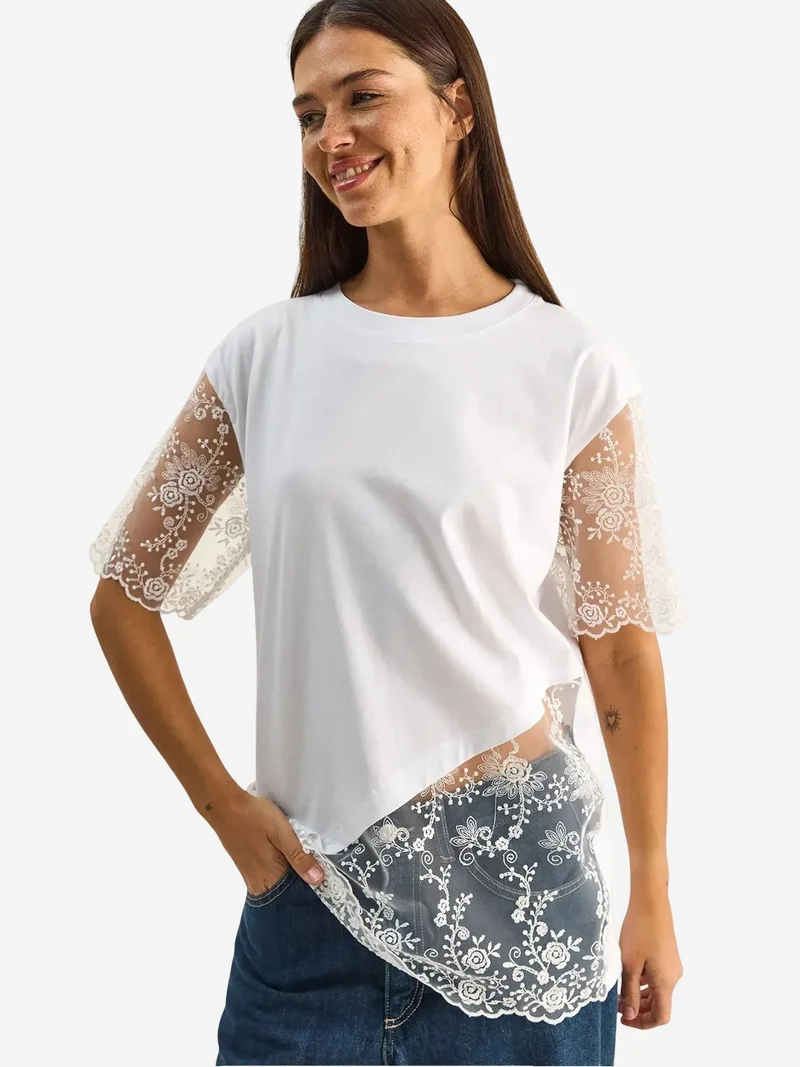 Bianco Lucci LUCCI Embroidered Crew Neck Relaxed Fit T-Shirt
