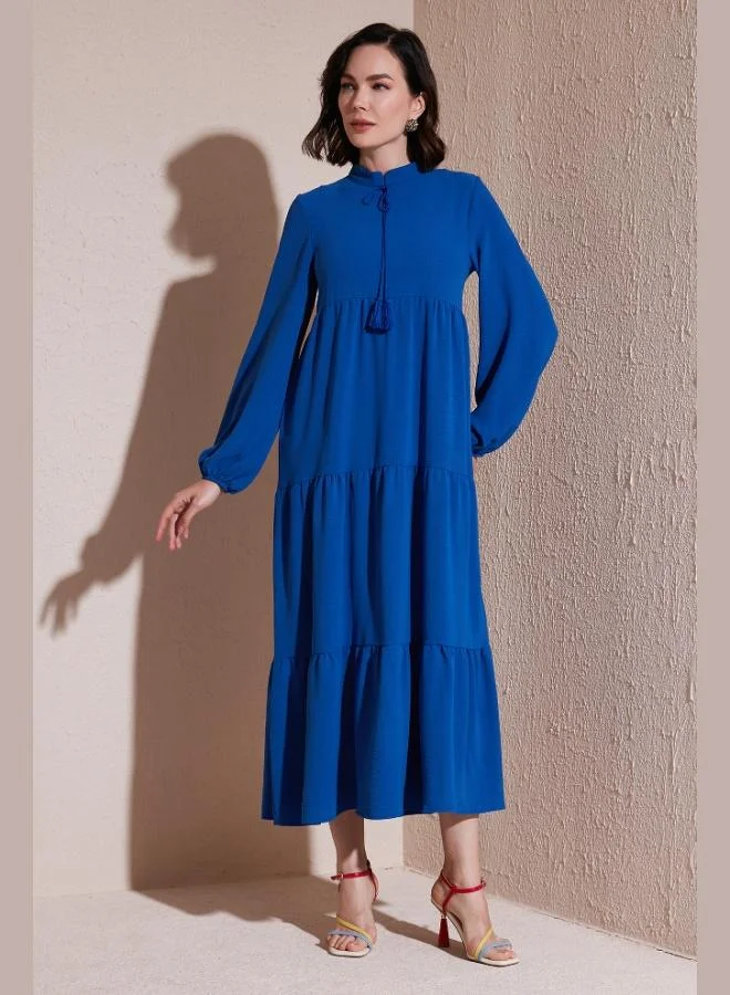 ليلا فستان طويل بياقة عالية بقصة عادية من ليلا للنساء