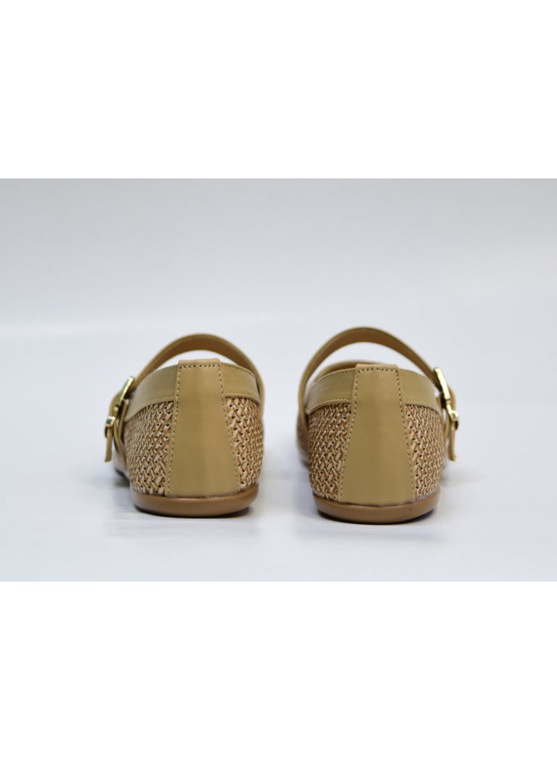 Women's casual flat shoes with a lightweight mesh design that allows for all-day breathability, featuring a stylish side strap and a modern touch suitable for everyday outings, university, and work. - Image 3