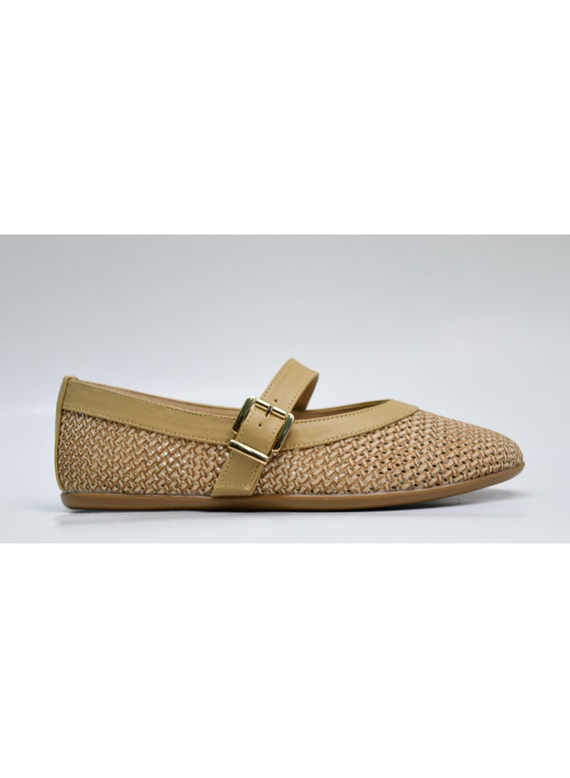 Women's casual flat shoes with a lightweight mesh design that allows for all-day breathability, featuring a stylish side strap and a modern touch suitable for everyday outings, university, and work. - Image 1