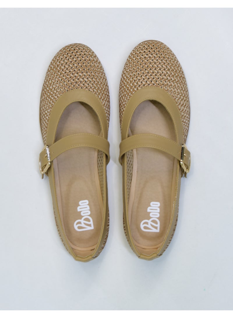 Women's casual flat shoes with a lightweight mesh design that allows for all-day breathability, featuring a stylish side strap and a modern touch suitable for everyday outings, university, and work. - Image 4