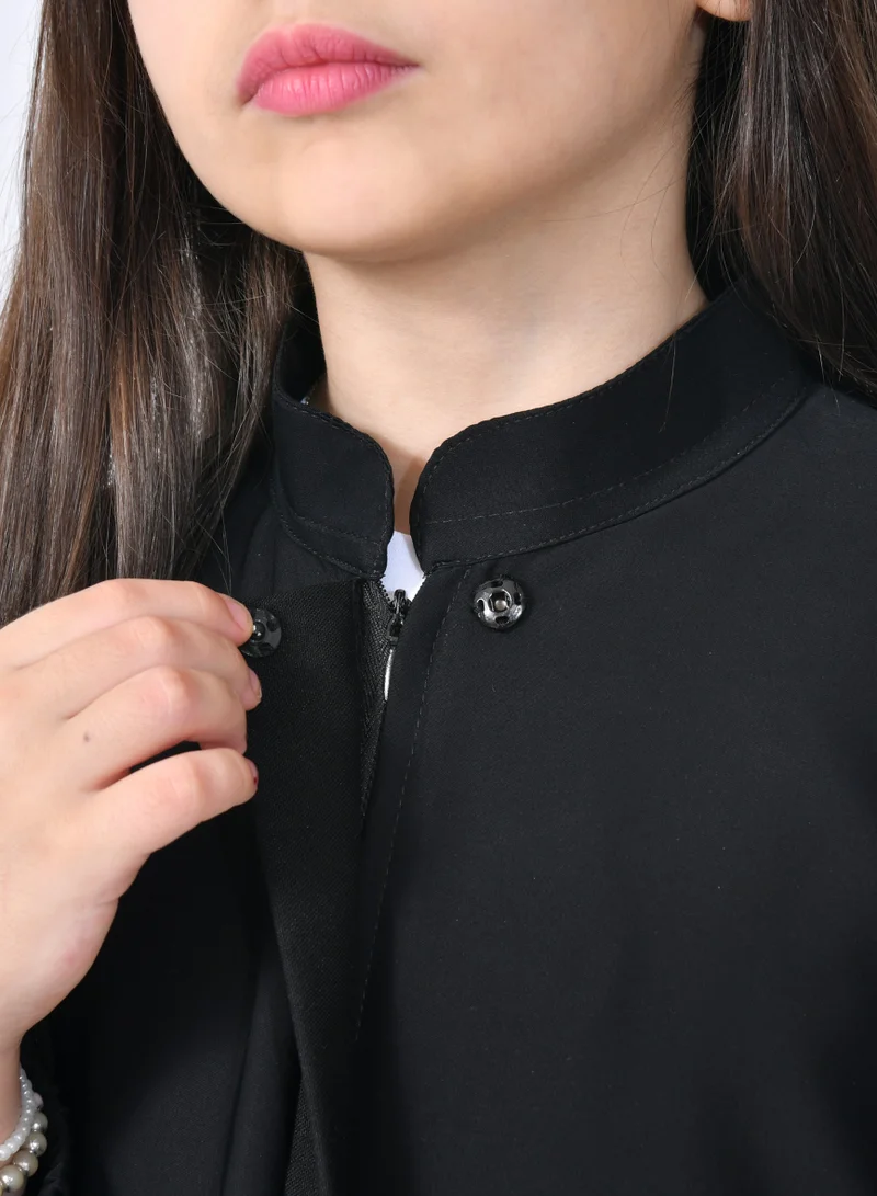 HAWRAA ABAYA Lara Abaya: Girls' quarter-cloche with gathered sleeves and zipper closure