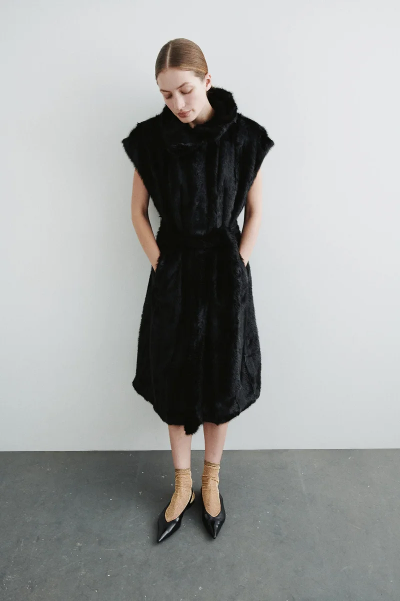 اتش اند ام جوارب لامعة شفافة