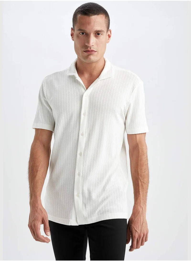 ديفاكتو Man Regular Fit Apache Neck Woven Top Short Sleeve Shirt