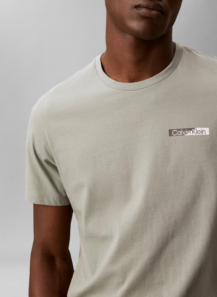 CALVIN KLEIN Split Graphic Logo T-Shirt - Image 3