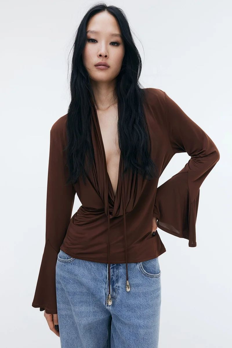 اتش اند ام بلوزة من الجيرسيه بقبة منسدلة