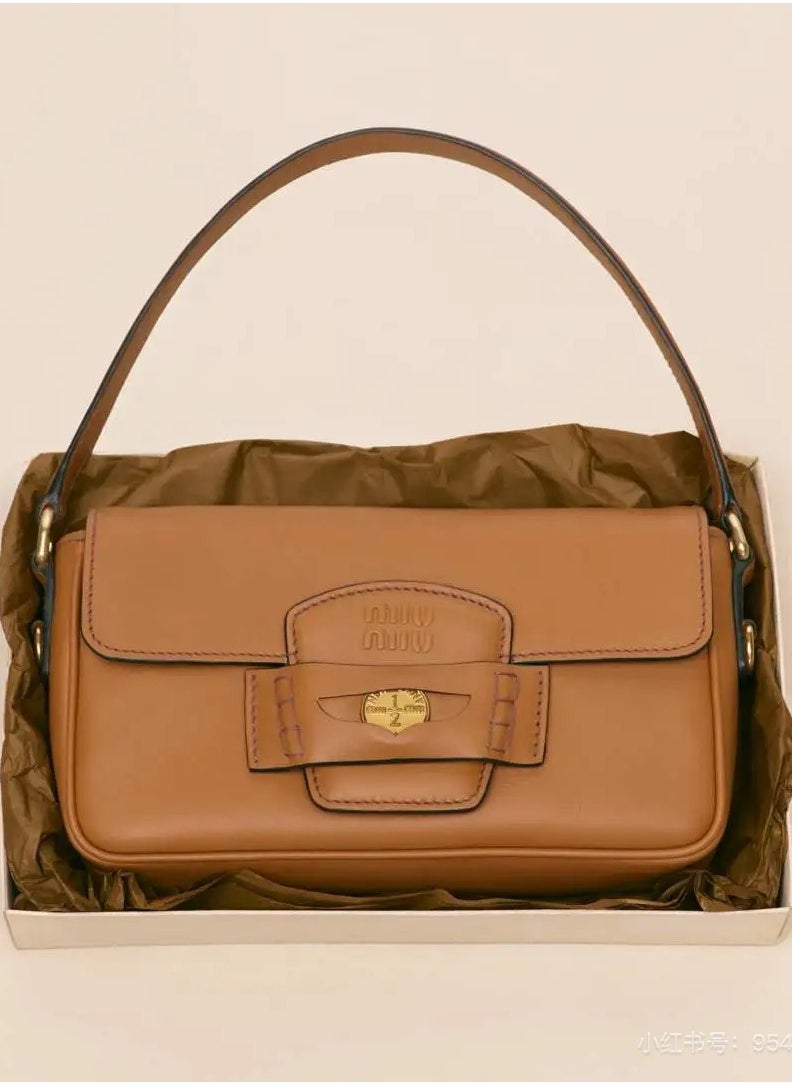 Miu Miu Penny bag - pzsku/Z9D33EFF46B59111ABED1Z/45/_/1735045259/e9c47306-db4f-44a7-812f-32cef20548f4