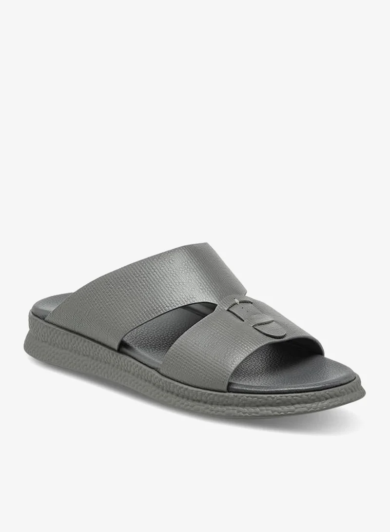 لو كونفورت صنادل رجالية مريحة بتفاصيل إبزيم - تشكيلة رمضان