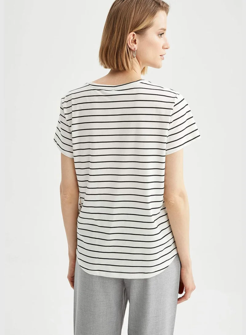 ديفاكتو Woman Knitted Regular Fit C Neck Short Sleeve T-Shirt