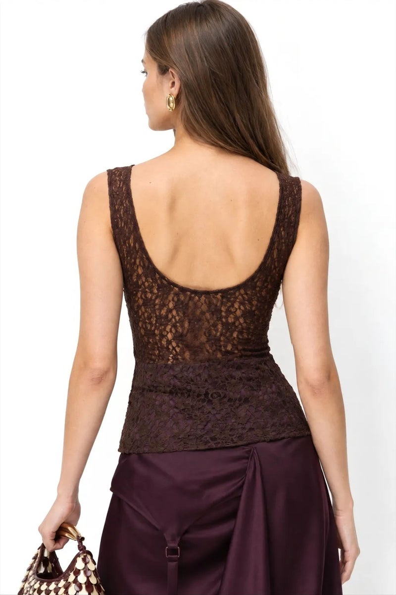 MIXRAY Women's Sleeveless Lace Cut-Out V-Neck Blouse - Image 2