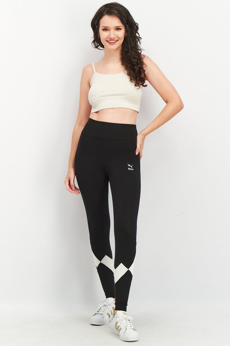 PUMA سراويل رياضية نسائية بتصميم لائق بشعار العلامة التجارية، عالية الخصر، سوداء - Image 2