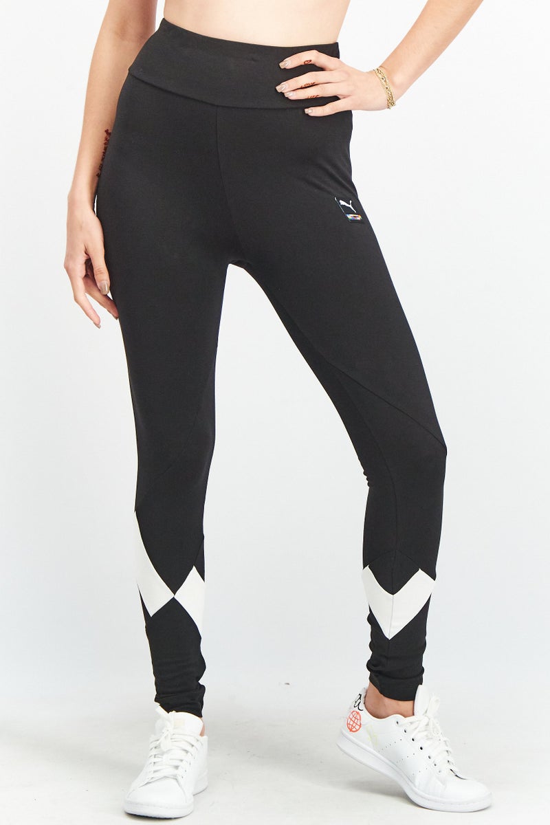 PUMA سراويل رياضية نسائية بتصميم لائق بشعار العلامة التجارية، عالية الخصر، سوداء - Image 1