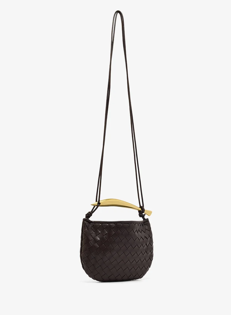 ايلا حقيبة كروس بودي منسوجة بمقبض ذهبي وحزام