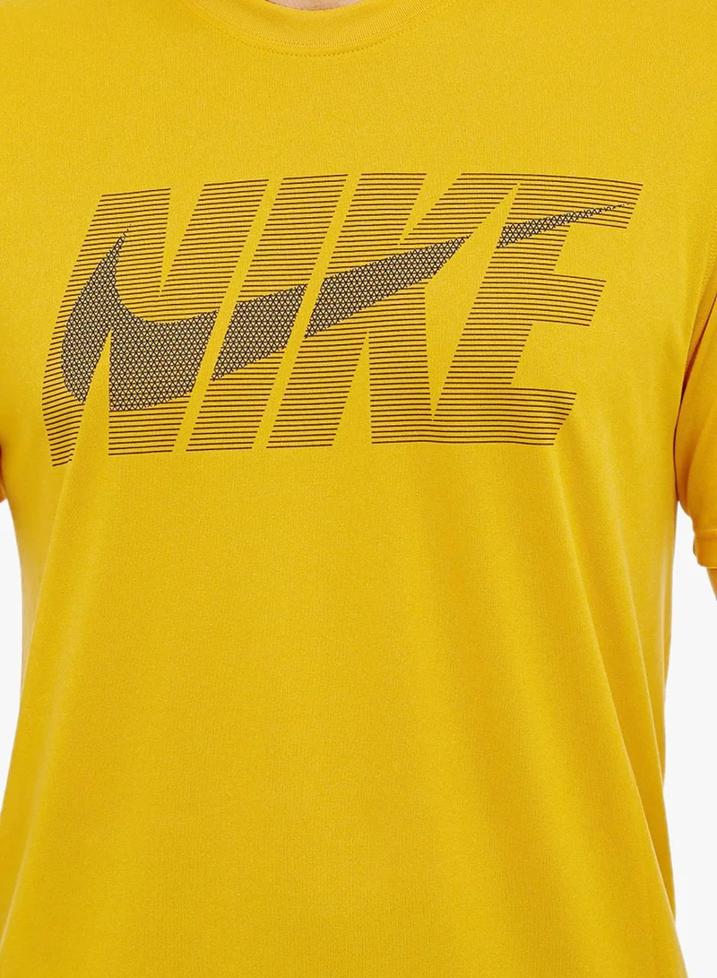 Nike Legend Ss Swoosh T-Shirt