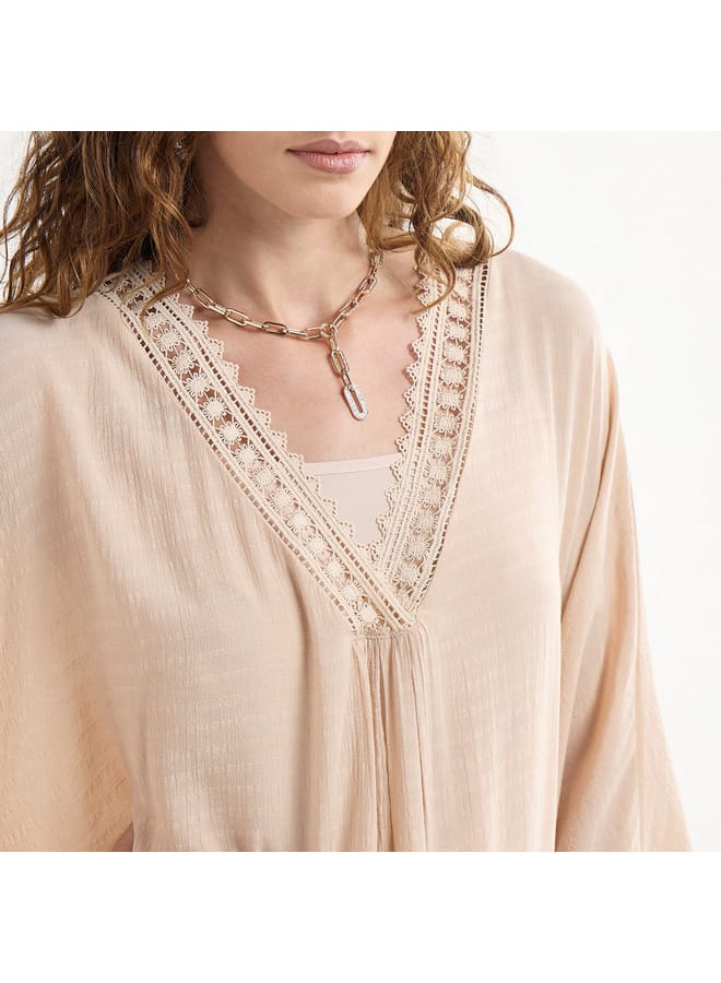 سبلاش فيڤ فستان ميدي قفطان سادة بأكمام طويلة وتفاصيل دانتيل - Image 4