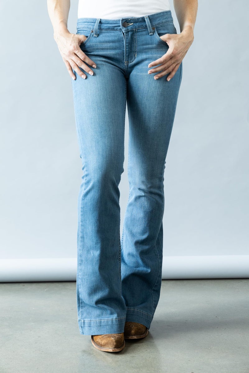 Kimes Ranch Women's Lola Soho Fade Western Mid-Rise Wide Flare Leg Light Wash Tri-Blend Denim Blue Jeans, 4-36 - Image 2