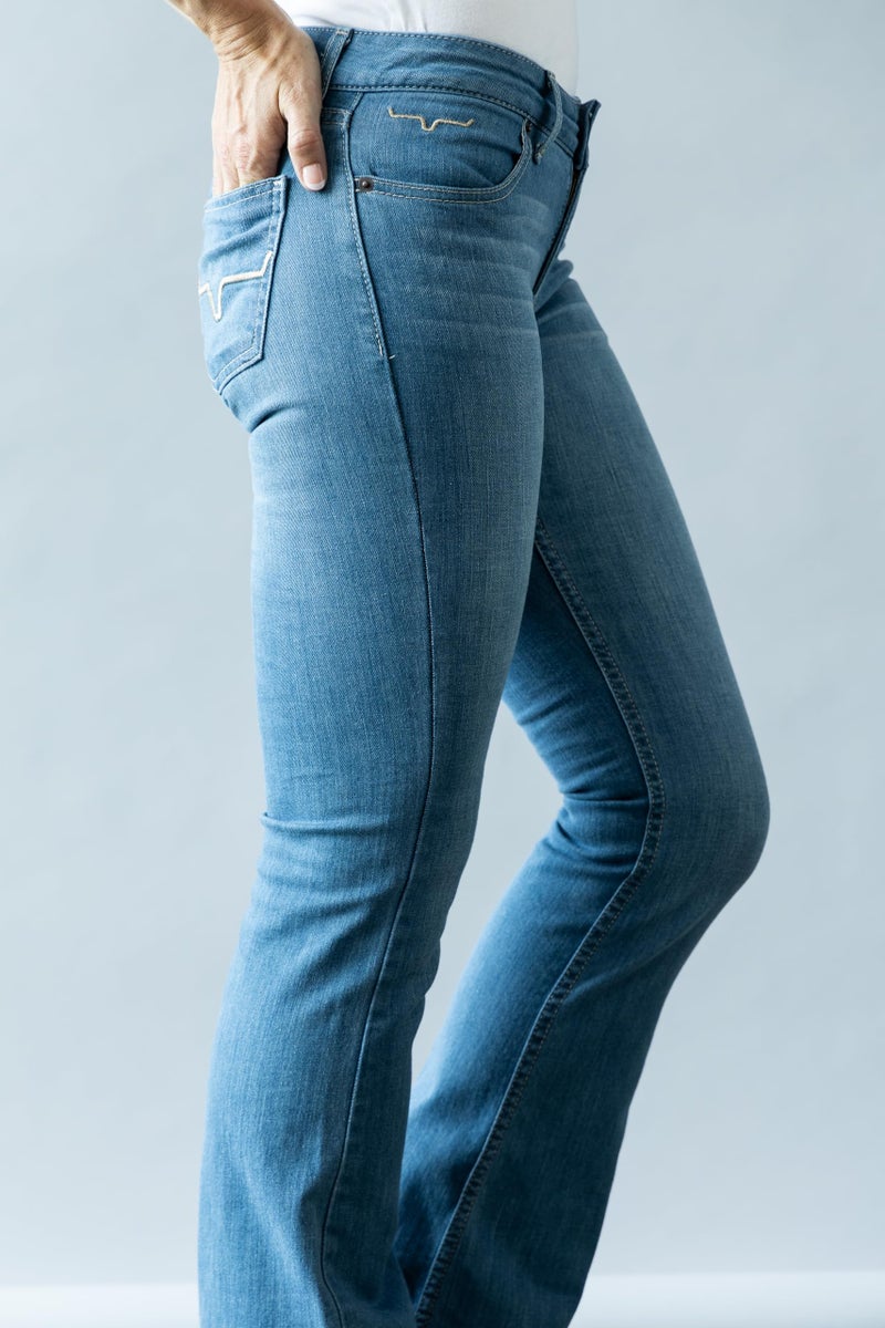 Kimes Ranch Women's Lola Soho Fade Western Mid-Rise Wide Flare Leg Light Wash Tri-Blend Denim Blue Jeans, 4-36 - Image 5