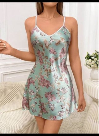 SHEIN فستان نوم كامي طباعة الأزهار شريط متباين ساتان - pzsku/Z9D4D6F1BA42B5E39ADACZ/45/_/1701184015/8a00d40b-1b40-45fb-859c-63dd94d92d52