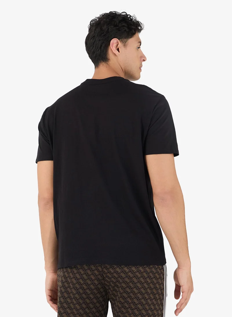 جس تي شيرت بأكمام قصيرة مطرز بالفاوانيا